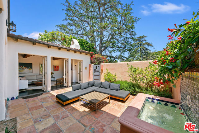 331 S Medio Drive, Los Angeles CA: https://media.crmls.org/mediaz/0ab4f5ed-70fa-49a3-b7f9-dc682ca2aa53.jpg