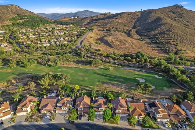 3071 Sprucewood Ln, Escondido CA: https://media.crmls.org/mediaz/0ab5096d-4251-4d28-9e42-0766bb7dacc8.jpg