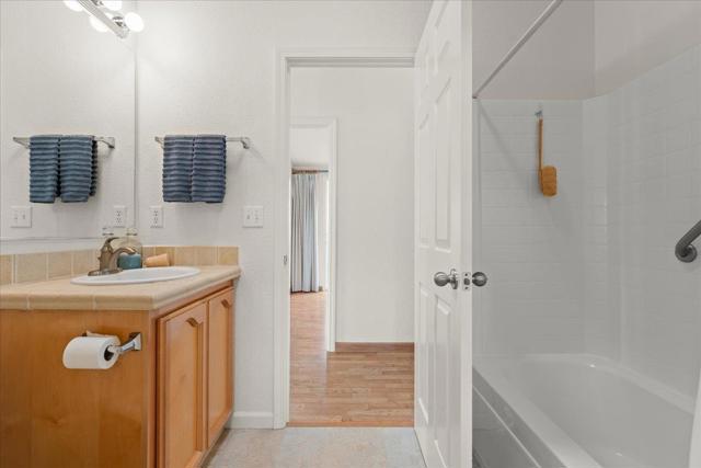 16 Primrose Street, Aptos CA: https://media.crmls.org/mediaz/0ab55d9b-d8cc-461e-97fe-633ff4460919.jpg