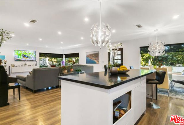 10915 Ayres Avenue, Los Angeles CA: https://media.crmls.org/mediaz/0ab57c99-1cd9-46dc-9603-11db3639e297.jpg
