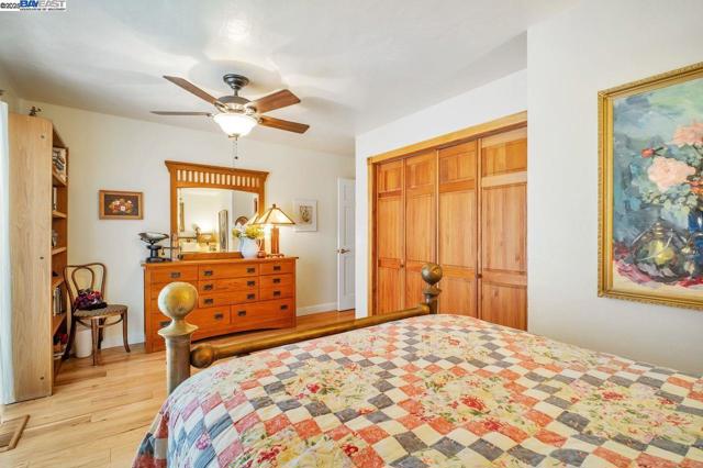 31865 Chicoine Ave, Hayward CA: https://media.crmls.org/mediaz/0ab6302b-84c1-4ddc-8490-4f82630a8617.jpg