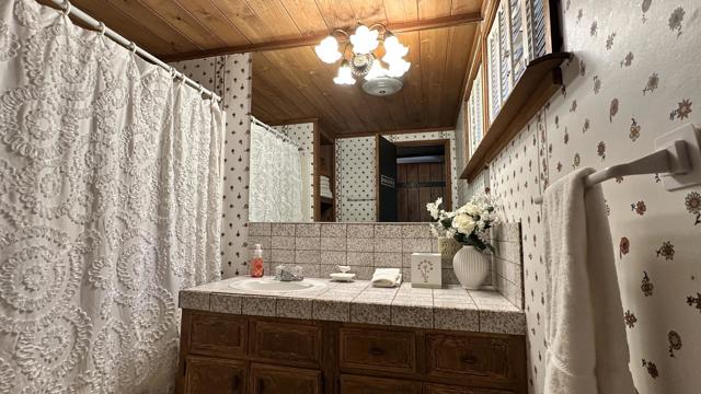 25655 Tahquitz Drive, Idyllwild CA: https://media.crmls.org/mediaz/0ab642d6-8f9a-4c41-84dd-6ffb26842cb6.jpg