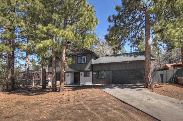 271 Bluebird Court, Big Bear CA: https://media.crmls.org/mediaz/0ab69846-09fb-43a4-8a13-2a54d0498bf1.jpg