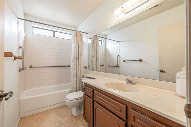 67185 Ontina Road, Cathedral City CA: https://media.crmls.org/mediaz/0ab7b476-63d1-4ffc-bb31-0cec6c6bb781.jpg