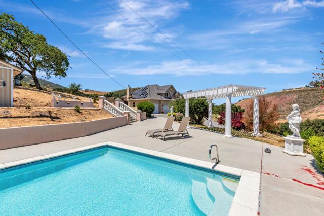 28837 Underwood Road,  CA: https://media.crmls.org/mediaz/0ab8e0b1-6502-415d-824d-00d68a908047.jpg