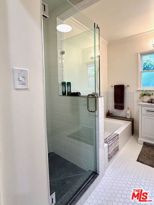 13109 Valley Vista Boulevard, Studio City CA: https://media.crmls.org/mediaz/0ab90e04-6354-4586-bf39-e51599005cab.jpg