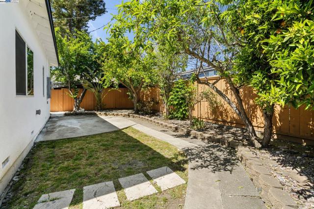 4189 Ogden Dr, Fremont CA: https://media.crmls.org/mediaz/0ab911de-442c-4d8c-ba67-b96193d71f43.jpg