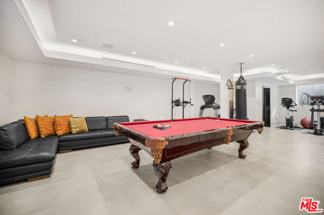 2501 Zorada Drive, Los Angeles CA: https://media.crmls.org/mediaz/0ab93185-30fc-4069-845d-24e81960a69c.jpg