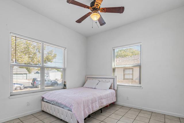 Image 2 of 50 For 402 3rd Street