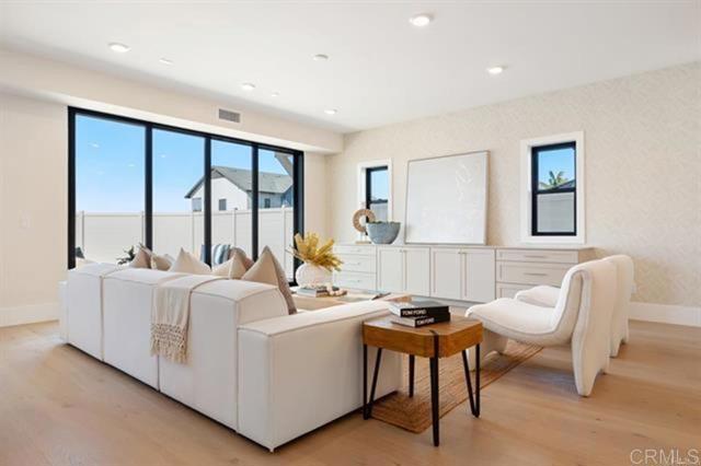 Detail Gallery Image 4 of 41 For 3755 Adams St, Carlsbad,  CA 92008 - 5 Beds | 4 Baths