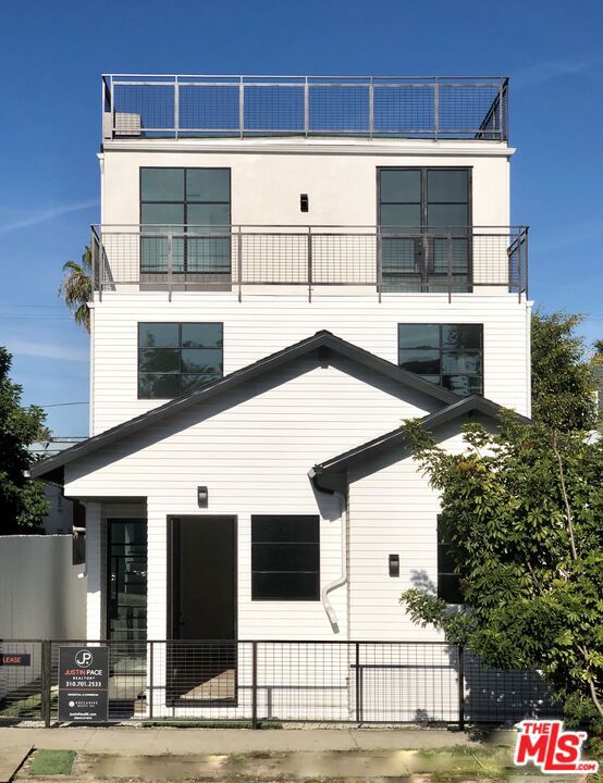 1317 Cabrillo Avenue