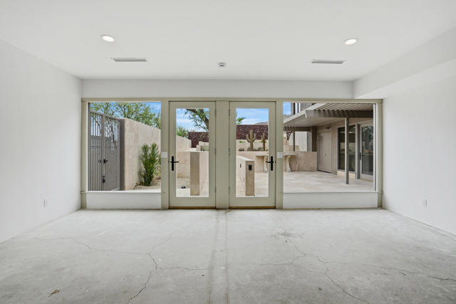855 W Coronado Avenue, Palm Springs, CA 92262