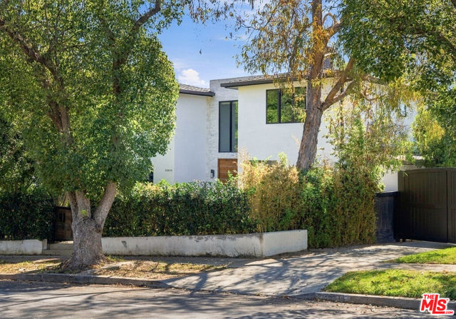 10844 Rochester Avenue photo 40