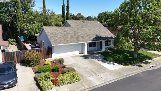 771 Hagemann Dr, Livermore CA: https://media.crmls.org/mediaz/0abb7c91-83a7-4715-916b-d70ff9a9335c.jpg