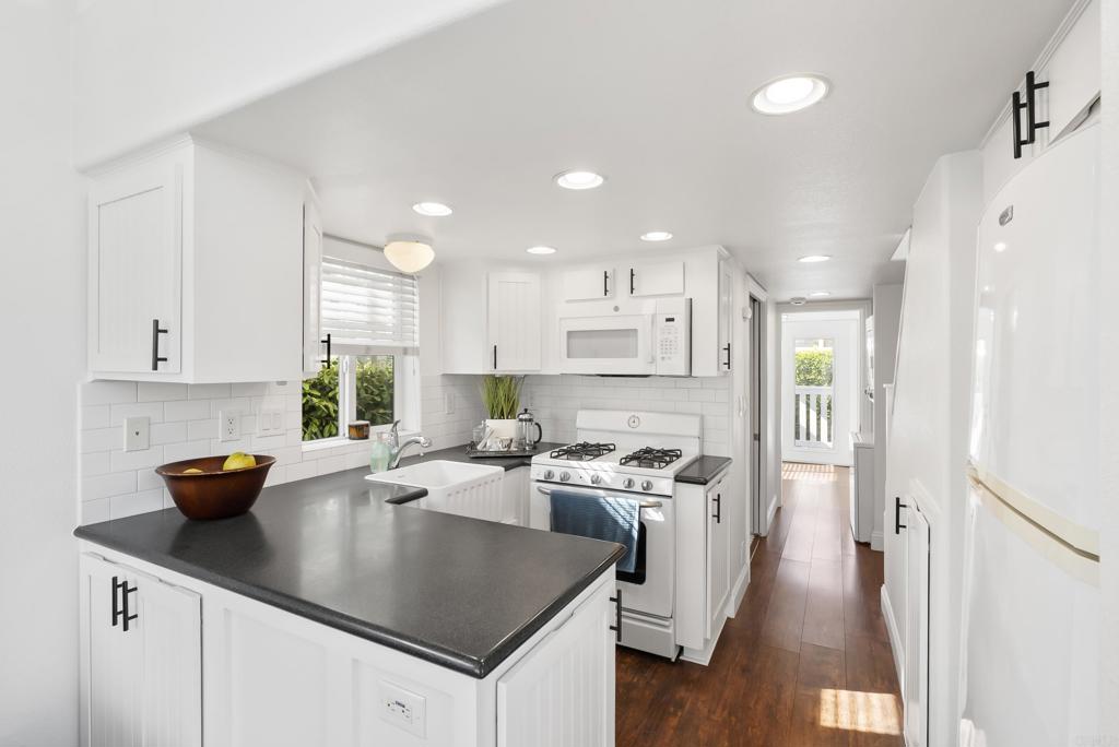 1624 Coast Highway 101 - photo 10