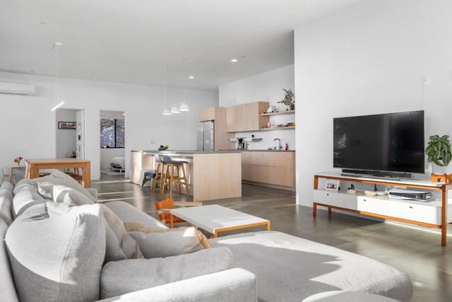 1421 Weston Road, Scotts Valley CA: https://media.crmls.org/mediaz/0abbffdf-9055-4848-adc3-fcbe91dbded5.jpg