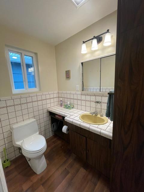 1379 Vista Grande, Millbrae CA: https://media.crmls.org/mediaz/0abc6764-0947-4e04-b403-4ff3e04878cc.jpg