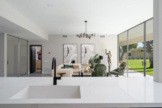 Image 12 of 70 For 160 Desert Lakes Drive
