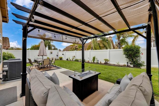 632 Paseo Rio, Vista CA: https://media.crmls.org/mediaz/0abccbf6-f88f-4e95-86d2-ba51560a19e2.jpg