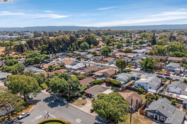 17473 Via Alamitos, San Lorenzo CA: https://media.crmls.org/mediaz/0abd1b7d-3f62-49a4-894e-e92fd8fcb154.jpg