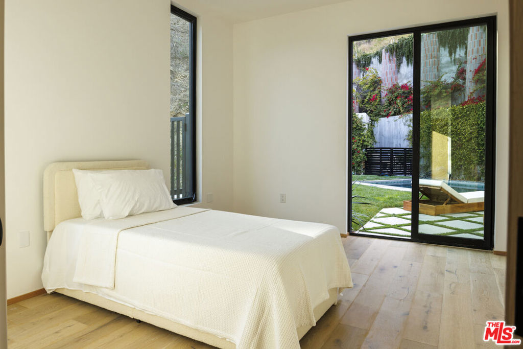 3755 Camino De La CumbreSherman Oaks img 21