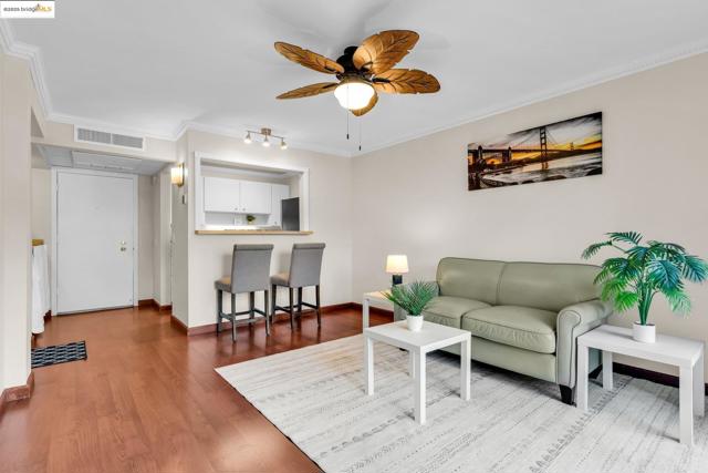470 N N Civic Drive, Walnut Creek CA: https://media.crmls.org/mediaz/0abe4bd1-4f9a-452a-983f-f4841c2f46d2.jpg