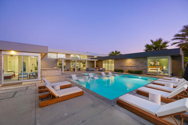 51165 Evangeline Way, La Quinta CA: https://media.crmls.org/mediaz/0abf0616-37c5-4367-aae9-c71d955297eb.jpg