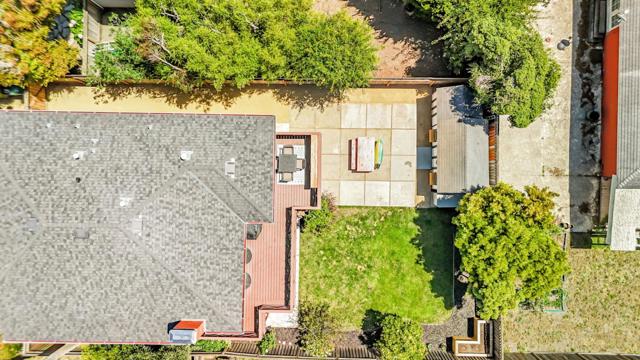 908 Bancroft Ave, Half Moon Bay CA: https://media.crmls.org/mediaz/0abf7d6e-0276-4b0d-831c-27428f106d3f.jpg