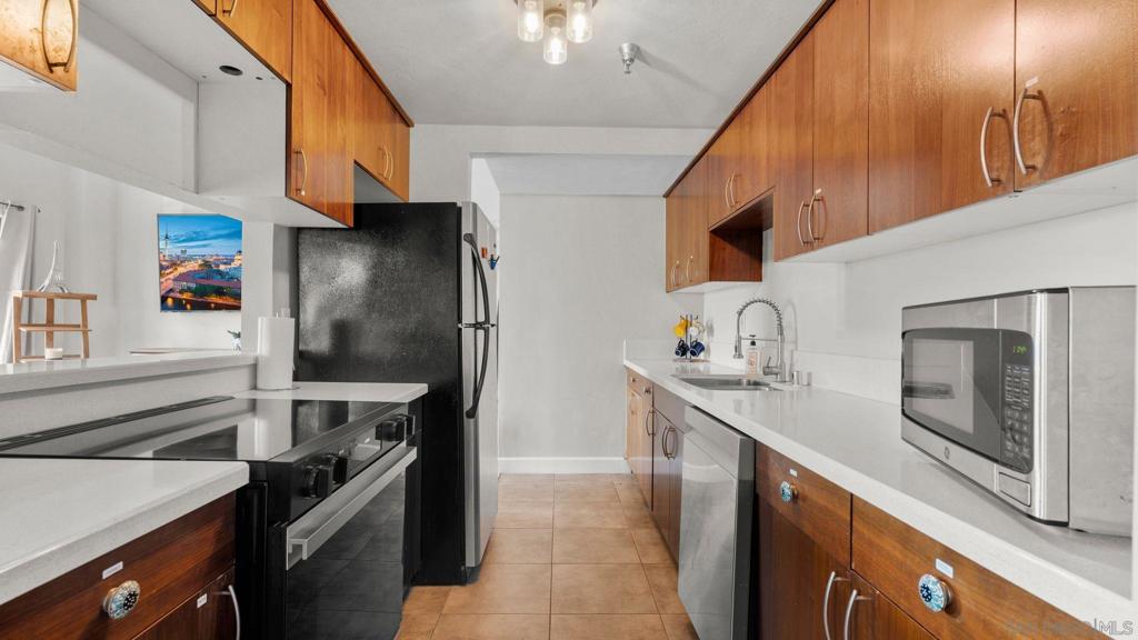 2828 University Ave - photo 4