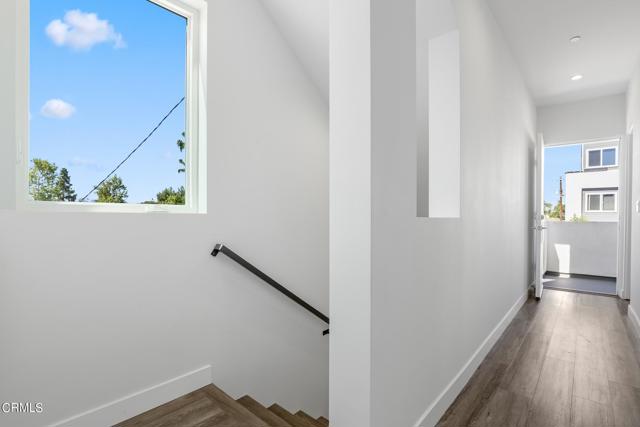 Detail Gallery Image 6 of 30 For 5420 Camellia Ave, North Hollywood,  CA 91601 - 3 Beds | 3/1 Baths