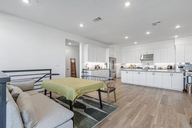 2250 Kilowatt Way, Fremont CA: https://media.crmls.org/mediaz/0ac031cf-0e7c-4b85-89e0-92fa7612544a.jpg