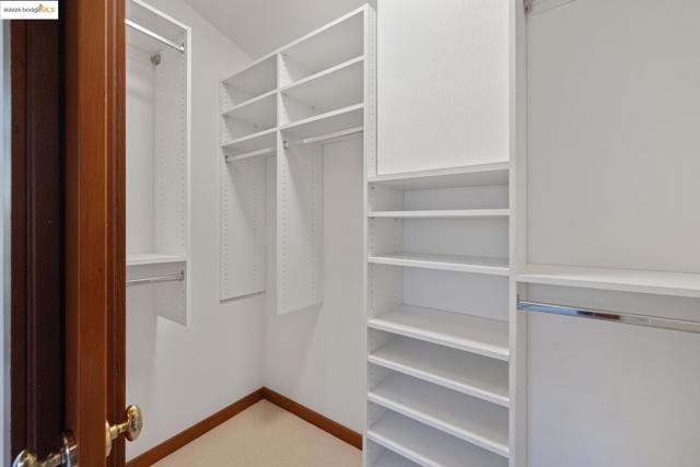 6890 Charing Cross Road, Berkeley CA: https://media.crmls.org/mediaz/0ac05d69-c43e-4855-9d34-f7d55100e104.jpg