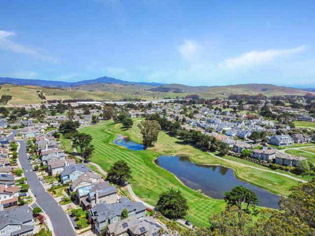 121 Carnoustie Drive, Half Moon Bay CA: https://media.crmls.org/mediaz/0ac06d9d-48cb-4277-8dbf-40d5a1006b9e.jpg