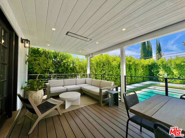 18033 Rosita Street, Encino CA: https://media.crmls.org/mediaz/0ac19dc6-cdcb-45da-a2fa-a517ef3a2c86.jpg