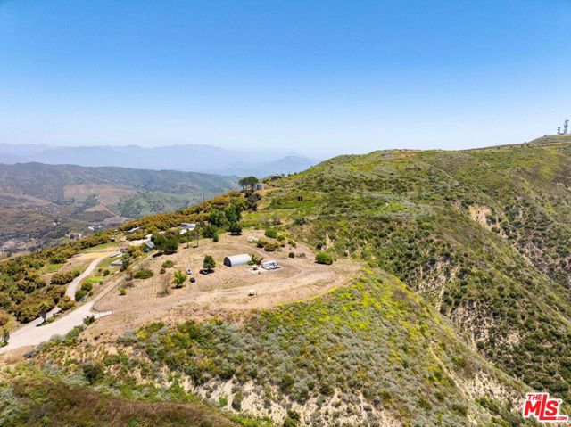 8560 Ocean View Road, Ventura CA: https://media.crmls.org/mediaz/0ac2292e-66f6-4874-a7da-946dbfd6b2a8.jpg