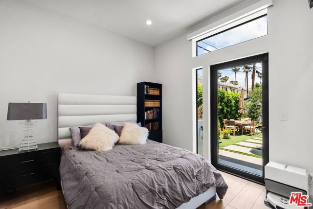 4338 Agnes Avenue, Studio City CA: https://media.crmls.org/mediaz/0ac25195-d048-4b9d-afcd-c20bc14de018.jpg