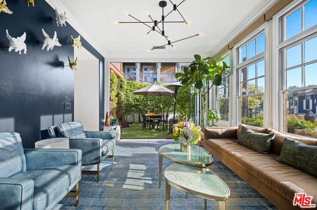 2584 Bungalow Place, Corona del Mar CA: https://media.crmls.org/mediaz/0ac31dc9-ea4e-41c5-b244-397955e9e249.jpg