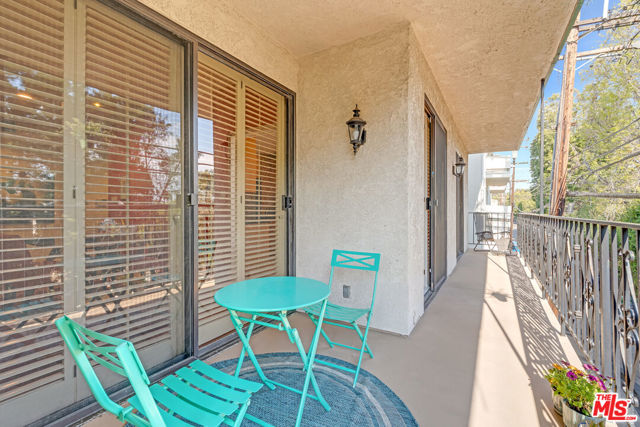 502 San Vicente Boulevard, Santa Monica CA: https://media.crmls.org/mediaz/0ac3290f-42b3-49d0-924a-89af8054a3fa.jpg