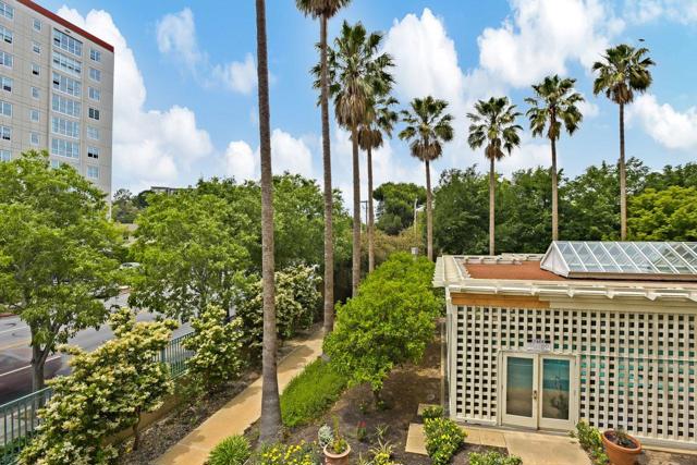 1 Baldwin Avenue, San Mateo CA: https://media.crmls.org/mediaz/0ac349e7-799a-401b-b2b3-896e2a6eb056.jpg