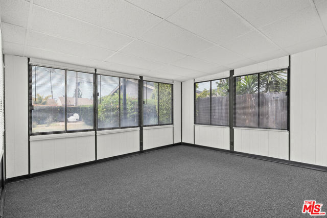 9829 S 7th Avenue, Inglewood CA: https://media.crmls.org/mediaz/0ac44df5-1ed5-4f50-a3ea-1958354f16a1.jpg