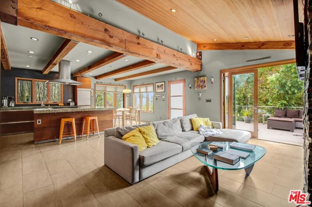 1421 Fernwood Pacific Drive photo 4