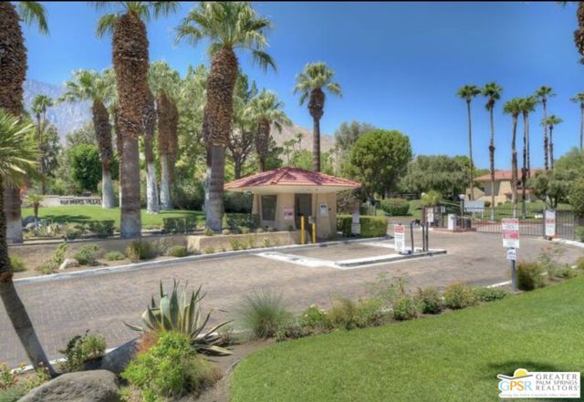 751 N Los Felices Circle, Palm Springs CA: https://media.crmls.org/mediaz/0ac49027-8964-4273-a3b7-ae605322102a.jpg