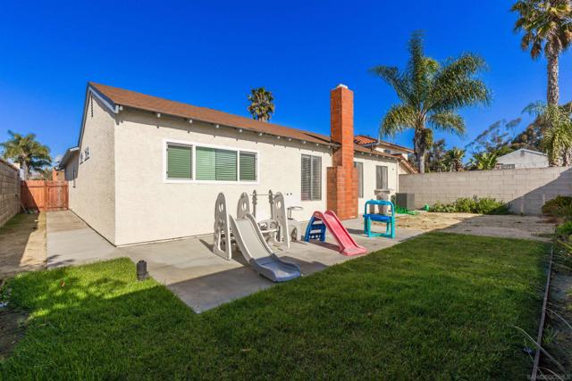 2749 Pikake St, San Diego CA: https://media.crmls.org/mediaz/0ac5168e-eea3-41fc-bd0b-0ffb82955c17.jpg