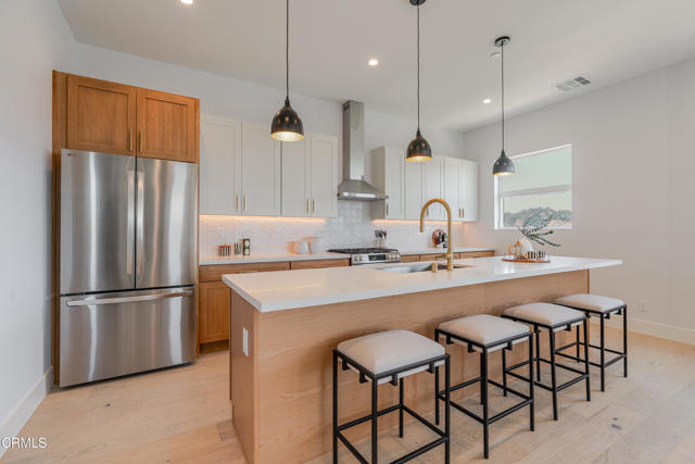 3874 W Point Drive, Los Angeles CA: https://media.crmls.org/mediaz/0ac572c5-e15b-46b1-bd03-0952000a2b25.jpg