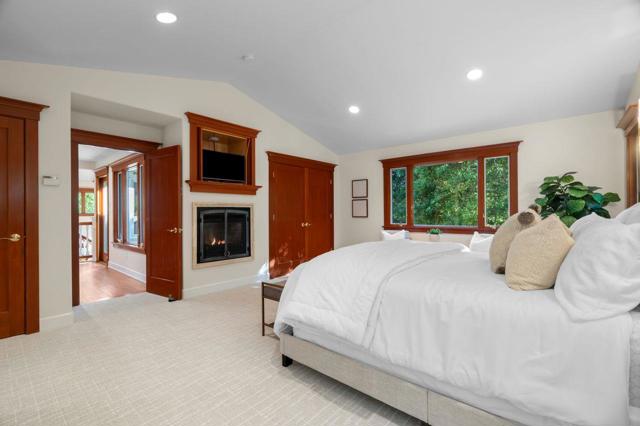 23447 Skyview Terrace, Los Gatos CA: https://media.crmls.org/mediaz/0ac60096-ec90-4eb2-ae69-f3081f502eaa.jpg