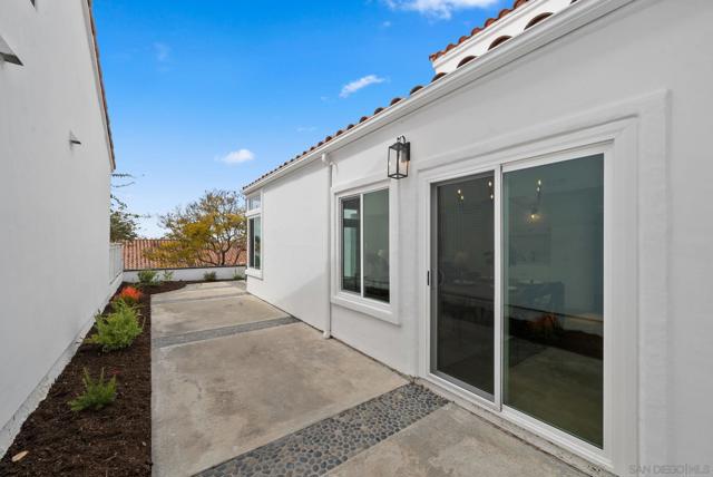 4979 Poseidon Way, Oceanside CA: https://media.crmls.org/mediaz/0ac675a2-8861-4a66-9218-71a60c7f0697.jpg