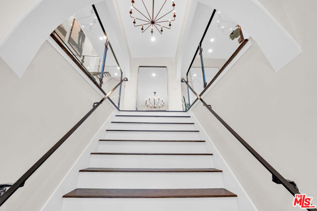 3236 Primera Avenue, Los Angeles CA: https://media.crmls.org/mediaz/0ac6c0cc-5f6c-4b88-92da-90e563b49628.jpg