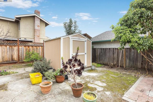 33408 4th Street, Union City CA: https://media.crmls.org/mediaz/0ac6e07d-73fb-4616-a117-c2de320c930a.jpg