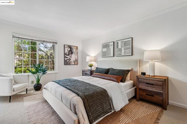 630 Canyon Oaks Dr, Oakland CA: https://media.crmls.org/mediaz/0ac7107c-c3d4-4a7b-a10a-ead7b572442c.jpg