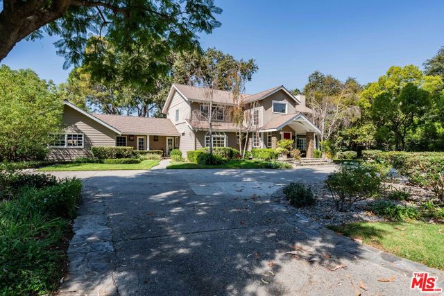 5255 Amestoy Avenue photo 8
